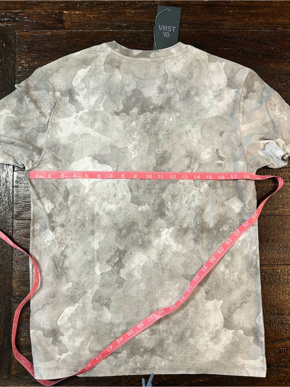 NWT VRST Essential Pocket Tee Bundle - Heathered Sage Green, Light Gray, Beige - Picture 8 of 11